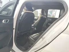 2023 Volvo XC40 Fashion, белый — фото 9