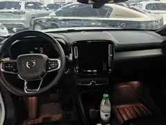 2023 Volvo XC40 Fashion, белый — фото 10