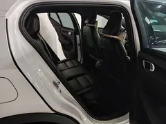 2023 Volvo XC40 Fashion, белый — фото 12