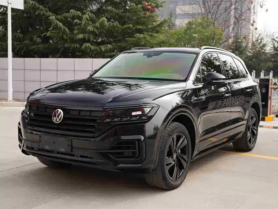 2021 Volkswagen Touareg 3.0TSI Black Sport Package
