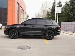 2021 Volkswagen Touareg 3.0TSI Black Sport Package, чёрный — фото 8