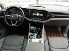 2021 Volkswagen Touareg 3.0TSI Black Sport Package, чёрный — фото 9