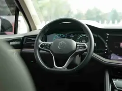 2021 Volkswagen Touareg 3.0TSI Black Sport Package, чёрный — фото 16