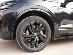 2021 Volkswagen Touareg 3.0TSI Black Sport Package, чёрный — фото 19