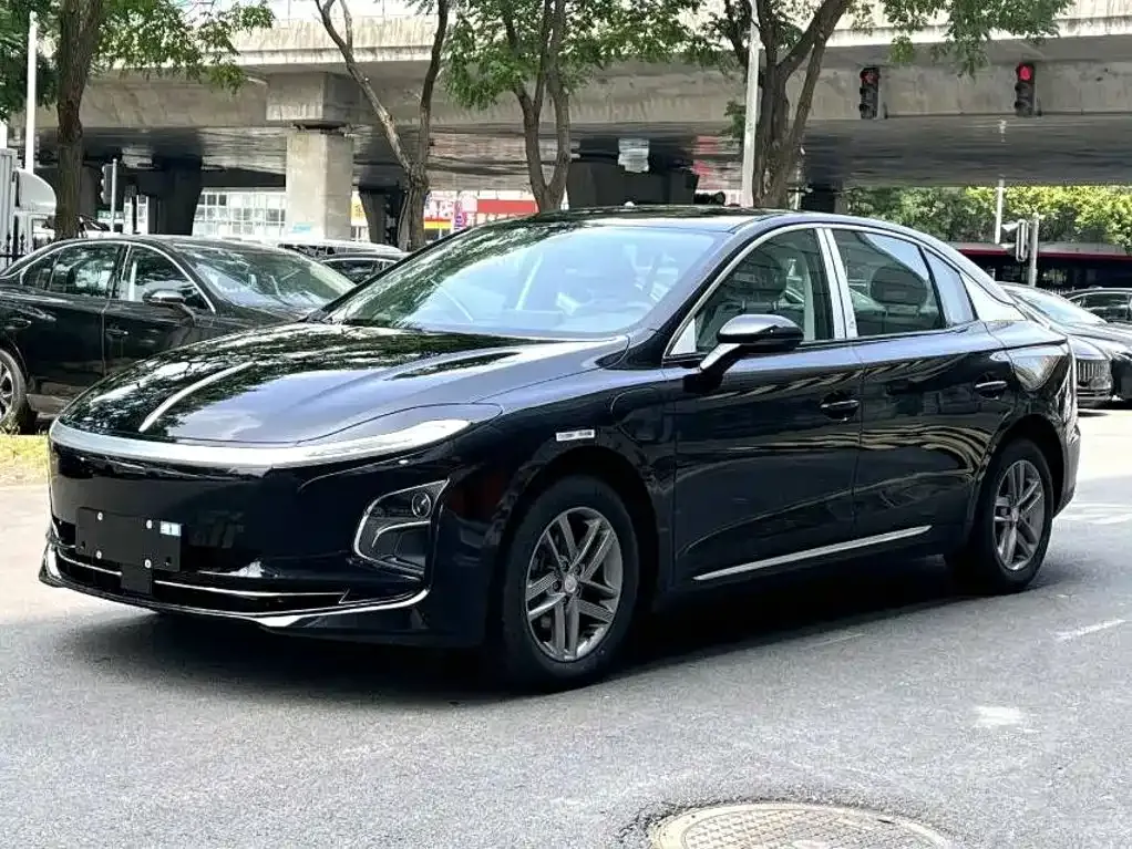 2025 Hongqi E-QM5 500km Travel
