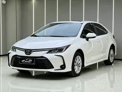 2021 Toyota Corolla 1.2T S-CVT Luxury, белый — фото 1
