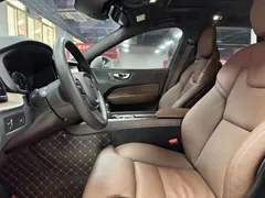 2021 Volvo XC60 4WD Luxury, белый — фото 7