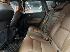 2021 Volvo XC60 4WD Luxury, белый — фото 8