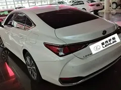 2022 Lexus ES 200 Excellence, белый — фото 3