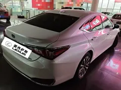 2022 Lexus ES 200 Excellence, белый — фото 4
