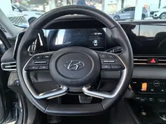 2022 Hyundai Elantra 1.5L CVT LUX Premium — фото 10