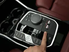 2023 BMW 3 Series 320Li M Sport Package, чёрный — фото 17