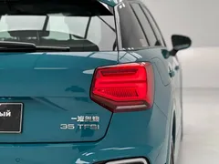 2022 Audi Q2L 35 TFSI Sport, синий — фото 12