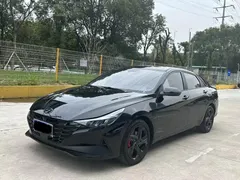 2022 Hyundai Elantra 1.5L CVT LUX Premium, чёрный — фото 1