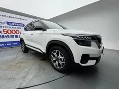 2021 Kia Seltos 1.5L CVT Trend, белый — фото 3