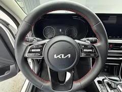 2021 Kia Seltos 1.5L CVT Trend, белый — фото 6