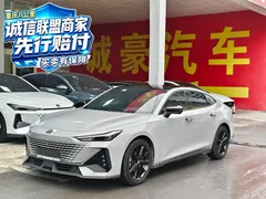 2022 Changan UNI-V 1.5T Premium — фото 1