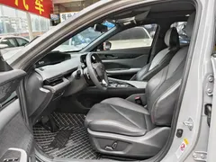 2022 Changan UNI-V 1.5T Premium — фото 3