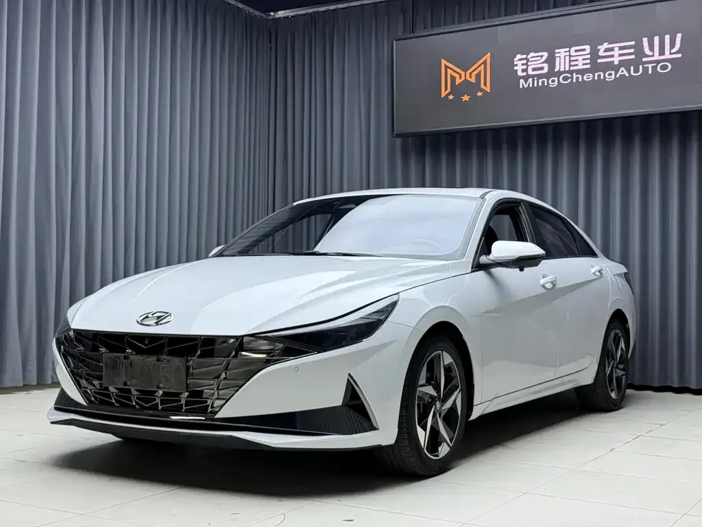 2022 Hyundai Elantra 240TGDi DCT LUX Premium
