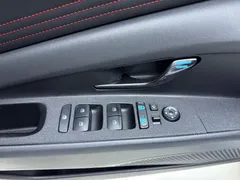2022 Hyundai Elantra 240TGDi DCT LUX Premium, белый — фото 21