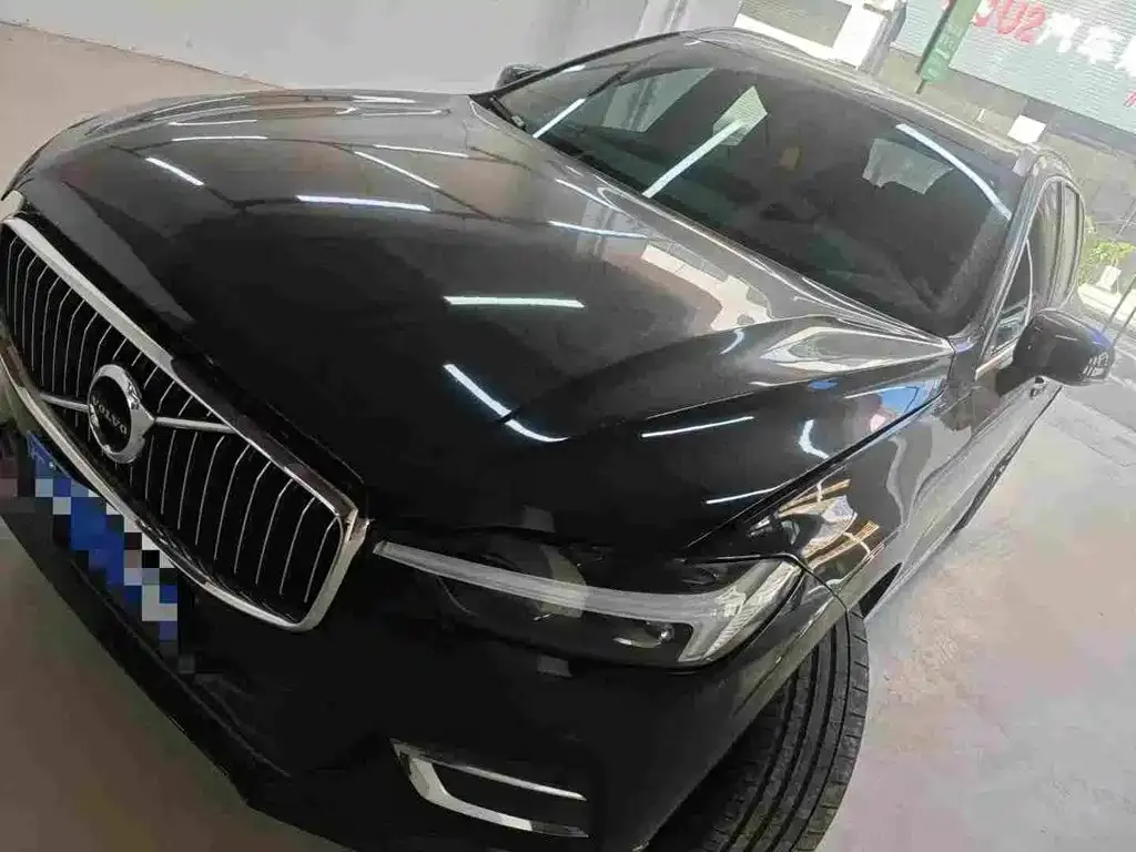 2021 Volvo XC60 4WD Luxury