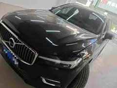 2021 Volvo XC60 4WD Luxury, чёрный — фото 1