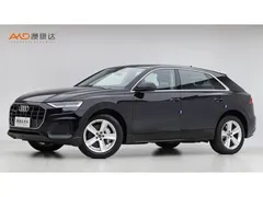 2021 Audi Q8 45 TFSI Luxury, чёрный — фото 1