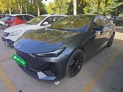 2022 Changan UNI-V 1.5T Premium — фото 2
