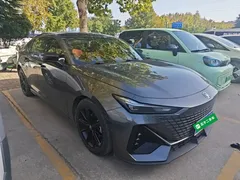 2022 Changan UNI-V 1.5T Premium — фото 4
