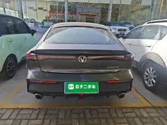 2022 Changan UNI-V 1.5T Premium — фото 6