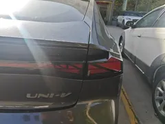 2022 Changan UNI-V 1.5T Premium — фото 8