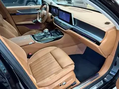 2025 Hongqi H9 2.0T 2WD Fashion 5, чёрный — фото 11