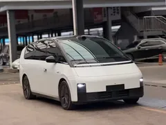 2024 Li Auto MEGA Ultra, белый — фото 3