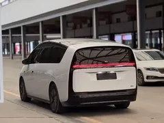2024 Li Auto MEGA Ultra, белый — фото 10