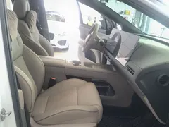 2025 Li Auto i6 4WD Standard, белый — фото 9