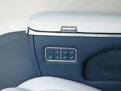 2024 Zeekr 009 6-Seat Executive 4WD 108kWh, белый — фото 17