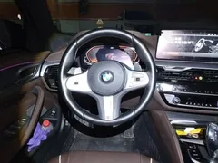2023 BMW 5 Series 530Li Leading M Sport Package, чёрный — фото 6