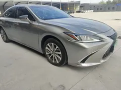 2022 Lexus ES 200 Excellence — фото 4