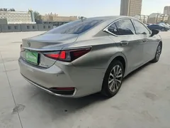 2022 Lexus ES 200 Excellence — фото 7