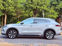 2025 BYD Song PLUS DM-i PHEV 160KM Flagship Plus, белый — фото 4