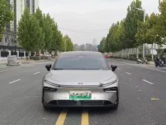2024 Xpeng P7+ Ultra Long Range Max — фото 2