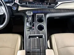 2021 Toyota Sienna 2.5L Hybrid Ultimate, зелёный — фото 8