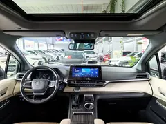 2021 Toyota Sienna 2.5L Hybrid Ultimate, зелёный — фото 9