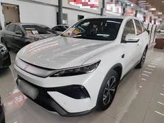 2025 BYD Song Pro 2nd Gen Smart Driving DM-i PHEV 75km Leading, белый — фото 2