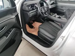2025 BYD Song Pro 2nd Gen Smart Driving DM-i PHEV 75km Leading, белый — фото 16