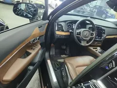 2022 Volvo XC90 7-seat, чёрный — фото 16