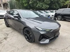 2022 Changan UNI-V 1.5T — фото 4