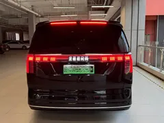 2024 Zeekr 009 6-Seat Executive 4WD 108kWh, чёрный — фото 9