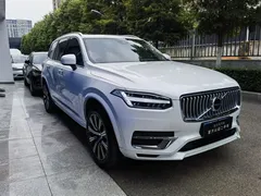 2023 Volvo XC90 B5 Luxury 7, белый — фото 3