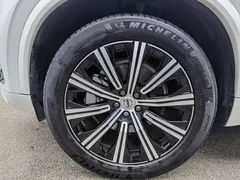 2023 Volvo XC90 B5 Luxury 7, белый — фото 23